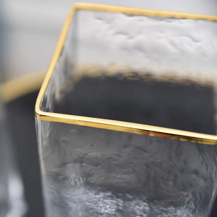 Clear glass vase