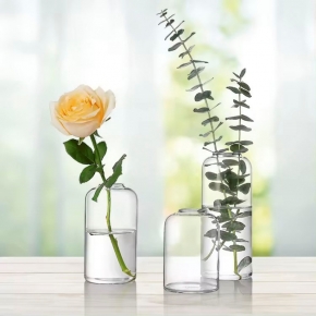 Clear glass vase