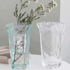 Clear glass vase