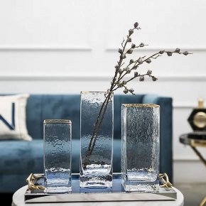 Clear glass vase
