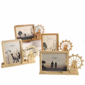 Waterwheel shape wood grain plastic photo frame