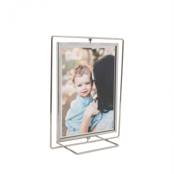 Double sided floating photo frame