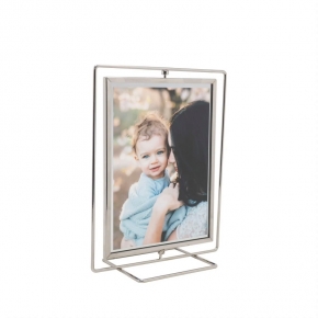 Double sided floating photo frame